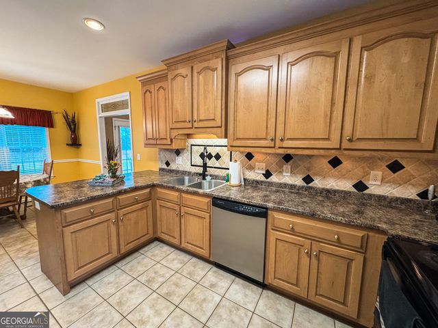 681 Deer Run, Williamson, GA 30292