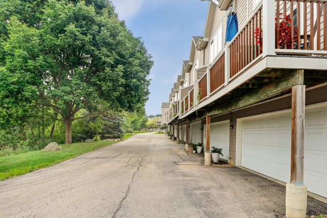 5449 Caddis Bend, Fitchburg, WI 53711