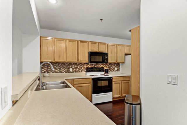 5449 Caddis Bend, Fitchburg, WI 53711