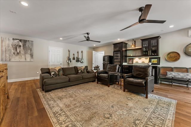 7865 Barnhill Rd, Primm Springs, TN 38476