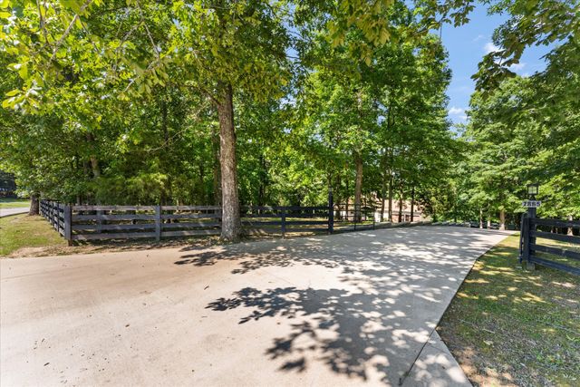 7865 Barnhill Rd, Primm Springs, TN 38476