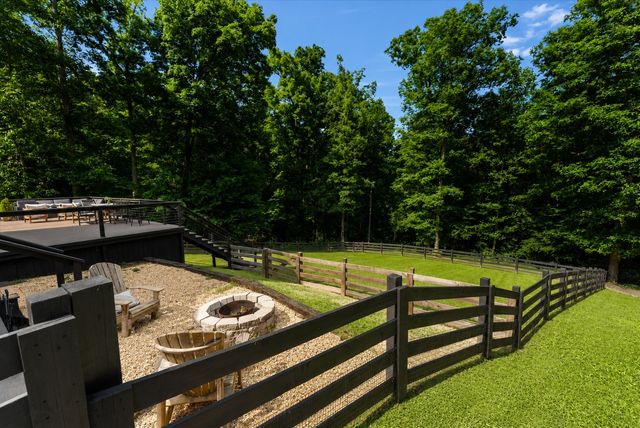 7865 Barnhill Rd, Primm Springs, TN 38476