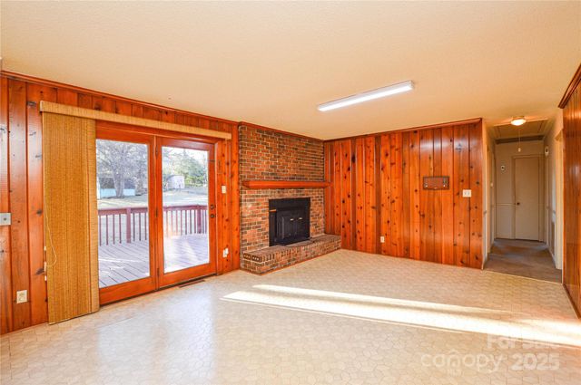 1220 Regehr Avenue, Charlotte, NC 28214