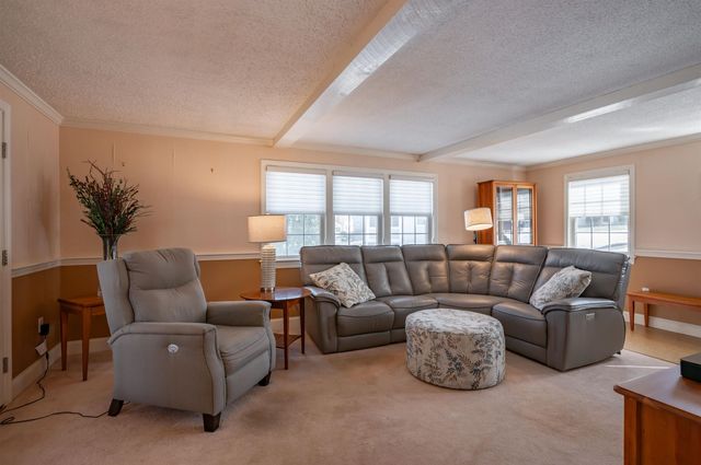 8 Collier Court, Nashua, NH 03062