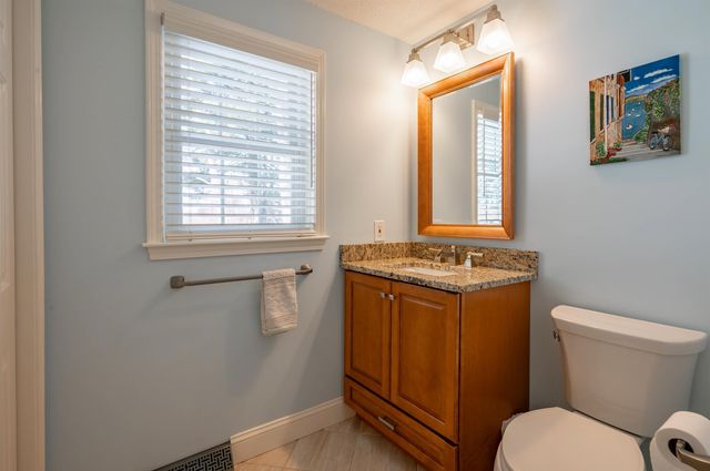 8 Collier Court, Nashua, NH 03062