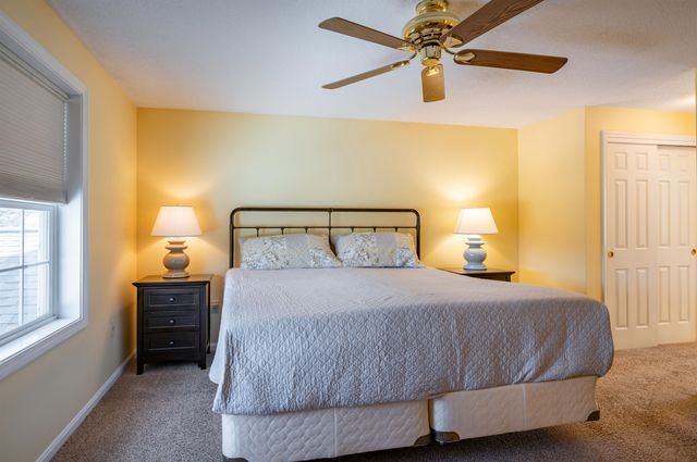 8 Collier Court, Nashua, NH 03062