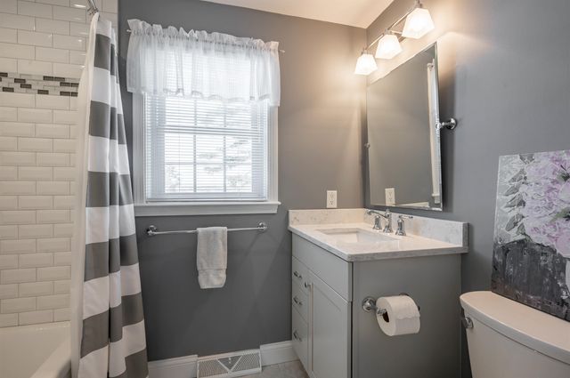 8 Collier Court, Nashua, NH 03062