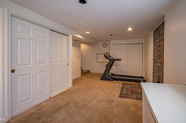 8 Collier Court, Nashua, NH 03062