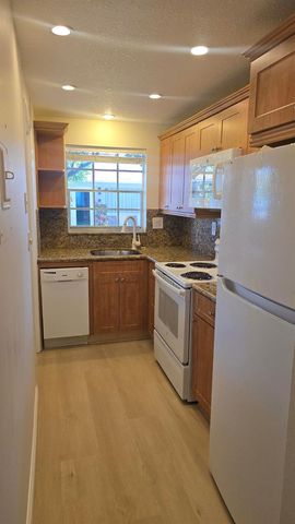 1965 SE 5TH Court 104, Pompano Beach, FL 33060
