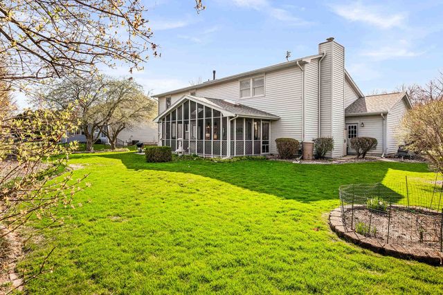 2203 Oakwood Avenue, Bloomington, IL 61704