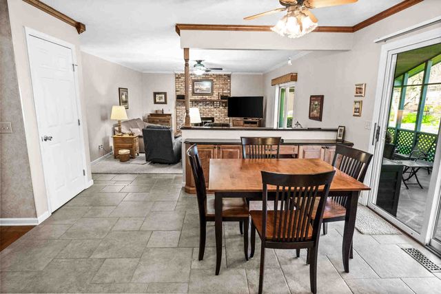 2203 Oakwood Avenue, Bloomington, IL 61704