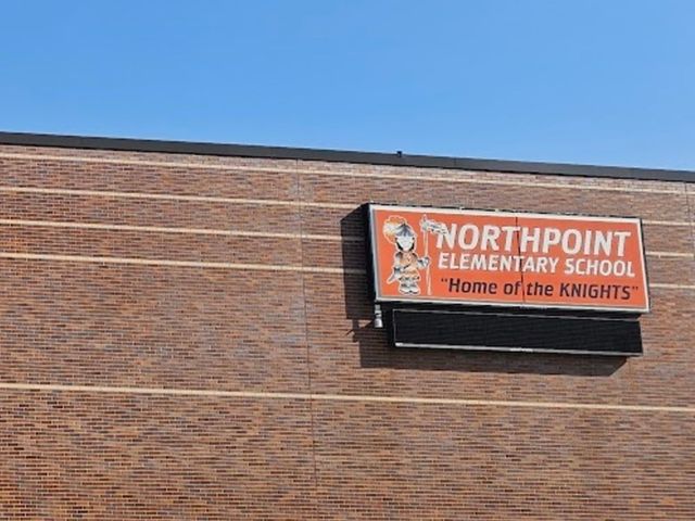 2203 Oakwood Avenue, Bloomington, IL 61704