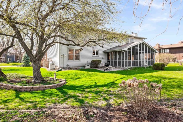 2203 Oakwood Avenue, Bloomington, IL 61704