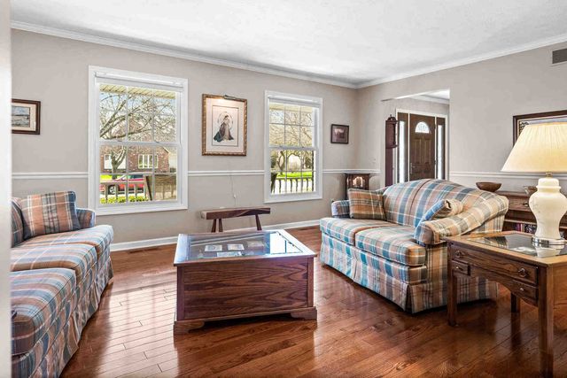 2203 Oakwood Avenue, Bloomington, IL 61704