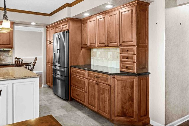 2203 Oakwood Avenue, Bloomington, IL 61704