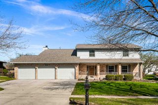 2203 Oakwood Avenue, Bloomington, IL 61704