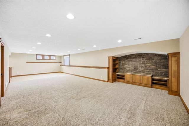 4406 NE Rio Court, Ankeny, IA 50021