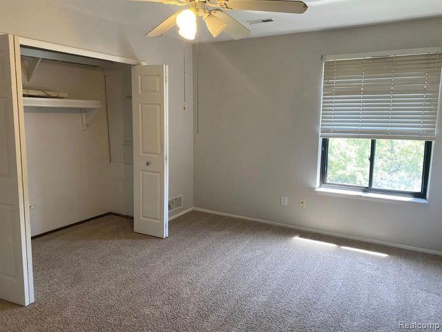 31993 W 12 Mile Rd Unit 311, Farmington Hills, MI 48334