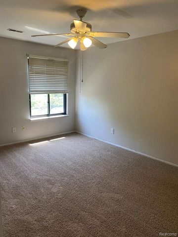 31993 W 12 Mile Rd Unit 311, Farmington Hills, MI 48334