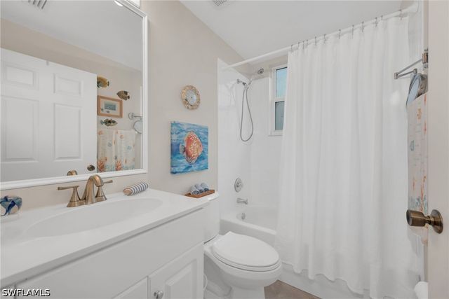 6735 Huntington Lakes CIR 102, Naples, FL 34119