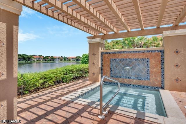 6735 Huntington Lakes CIR 102, Naples, FL 34119