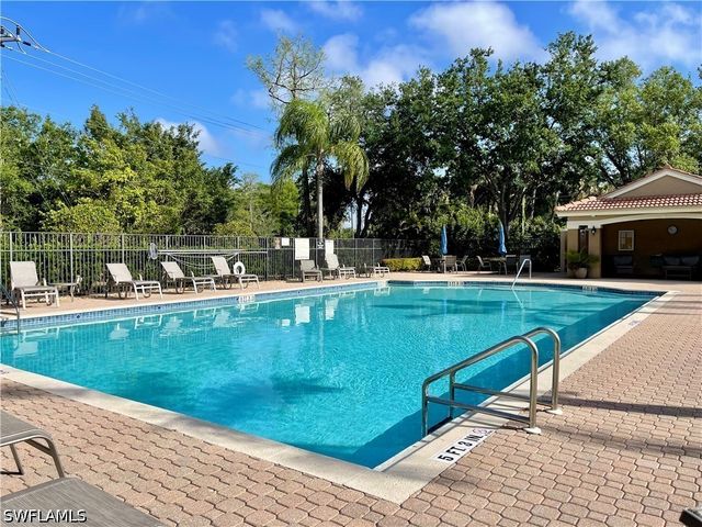 6735 Huntington Lakes CIR 102, Naples, FL 34119