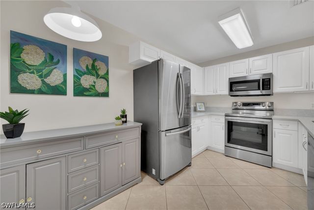 6735 Huntington Lakes CIR 102, Naples, FL 34119