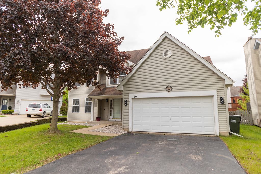 10 Sugar Creek Court, Lake In The Hills, IL 60156