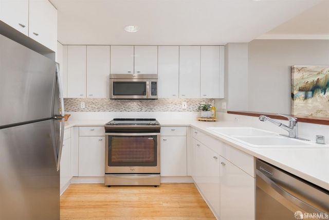 403 Main Street 806N, San Francisco, CA 94105