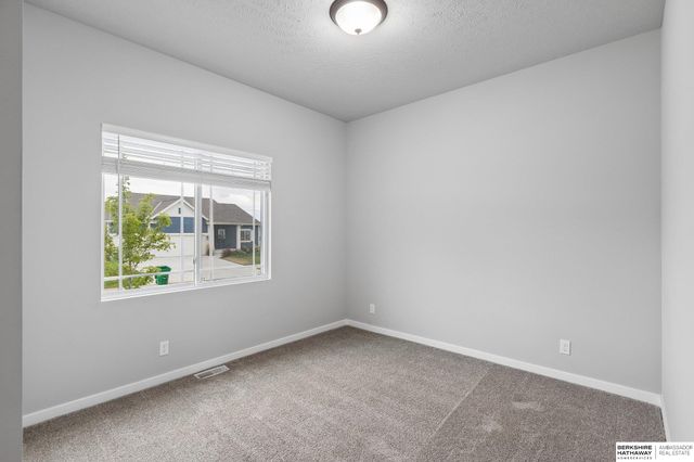 8008 S 200 Street, Gretna, NE 68028