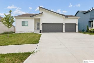 8008 S 200 Street, Gretna, NE 68028