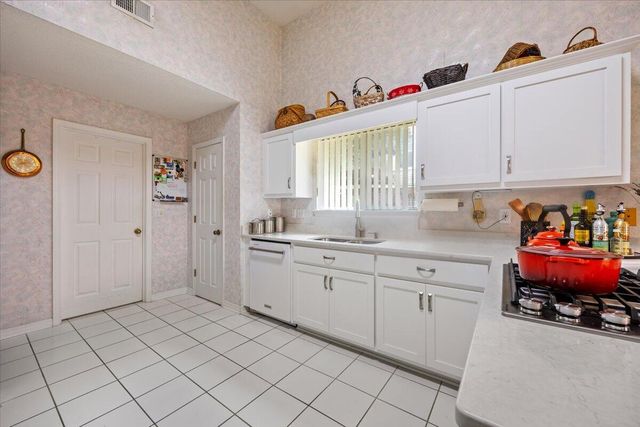 806 Linda Drive, Mary Esther, FL 32569