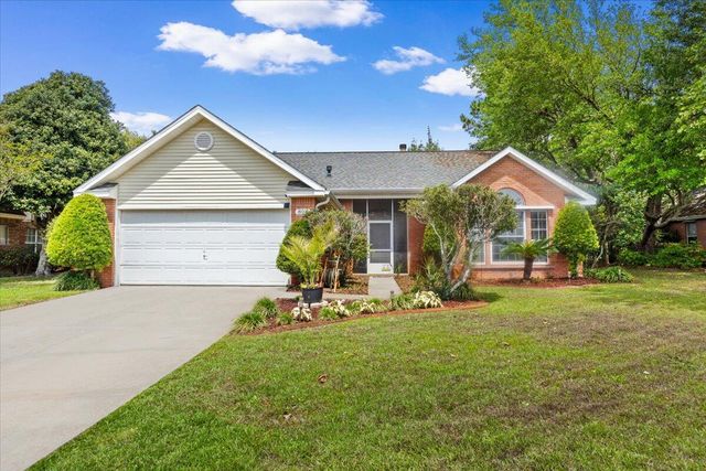 806 Linda Drive, Mary Esther, FL 32569