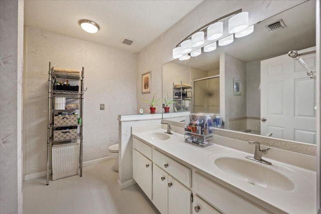 806 Linda Drive, Mary Esther, FL 32569