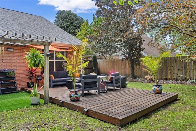 806 Linda Drive, Mary Esther, FL 32569