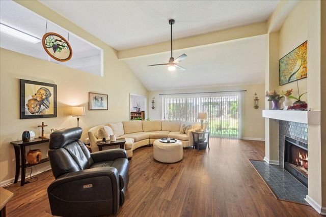 806 Linda Drive, Mary Esther, FL 32569