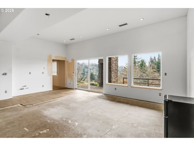 1038 MARINA HEIGHTS Rd, Brookings, OR 97415