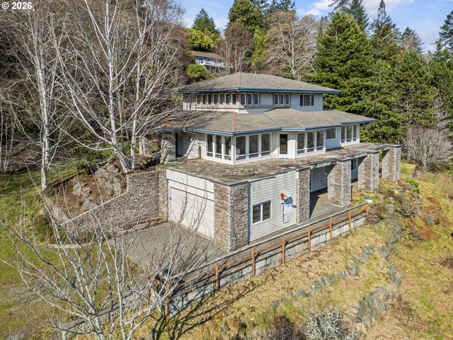 1038 MARINA HEIGHTS Rd, Brookings, OR 97415