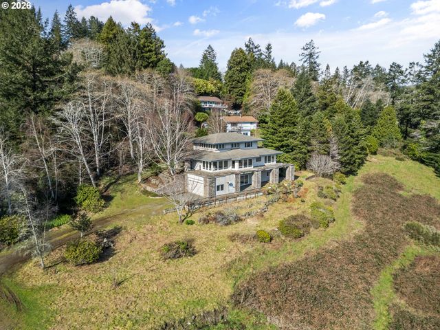 1038 MARINA HEIGHTS Rd, Brookings, OR 97415