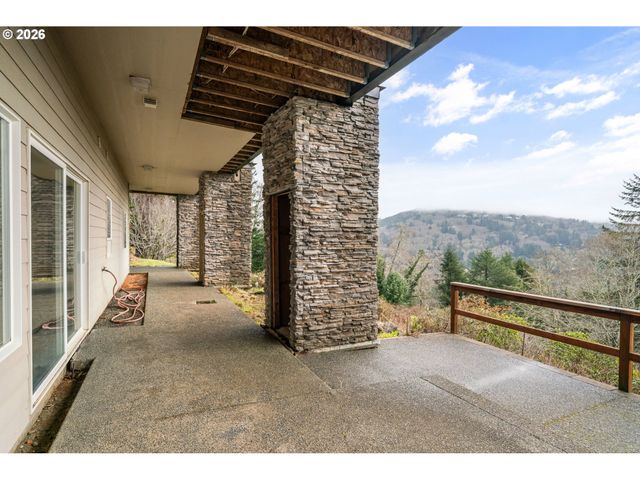 1038 MARINA HEIGHTS Rd, Brookings, OR 97415