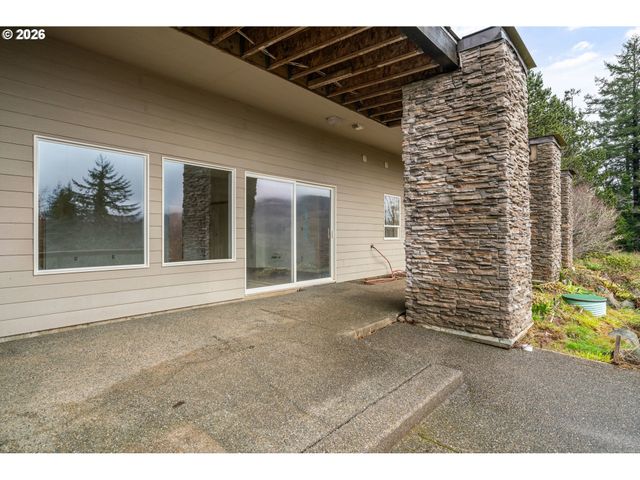 1038 MARINA HEIGHTS Rd, Brookings, OR 97415