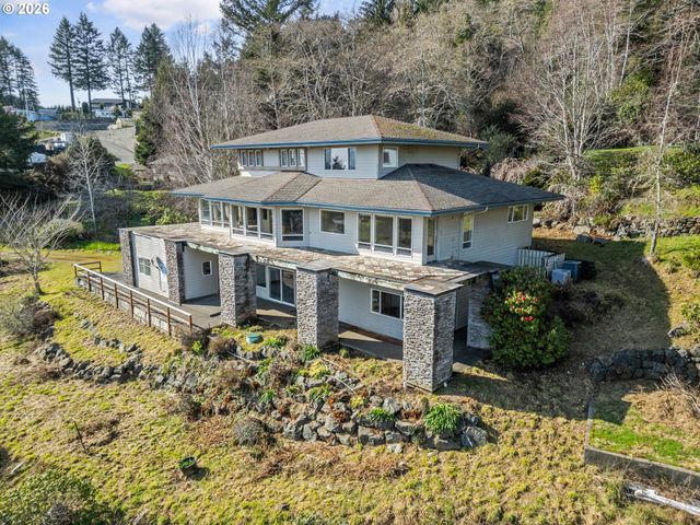 1038 MARINA HEIGHTS Rd, Brookings, OR 97415