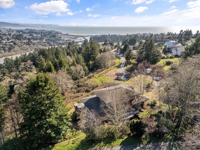 1038 MARINA HEIGHTS Rd, Brookings, OR 97415