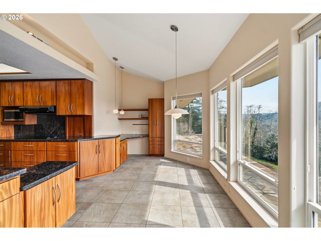 1038 MARINA HEIGHTS Rd, Brookings, OR 97415