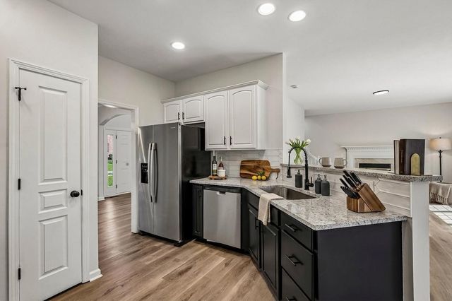 101 Fieldcrest Ct, Hendersonville, TN 37075