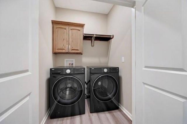 413 NE Poplar Court, Oak Grove, MO 64075