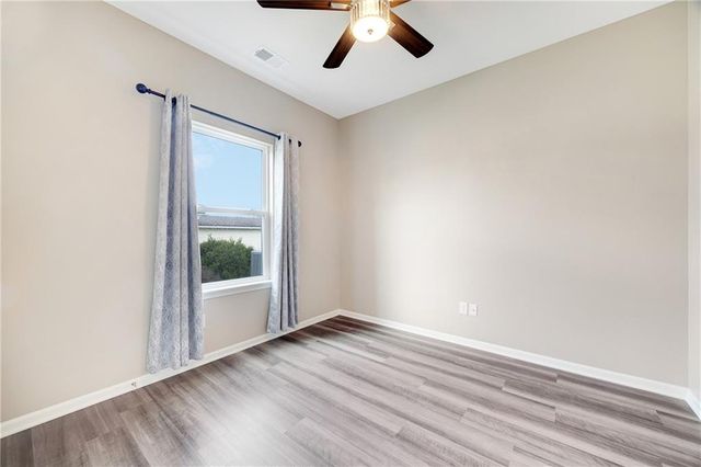 413 NE Poplar Court, Oak Grove, MO 64075