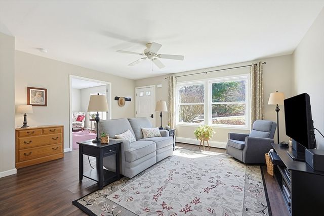 17 Keryn Ct, Northbridge, MA 01588