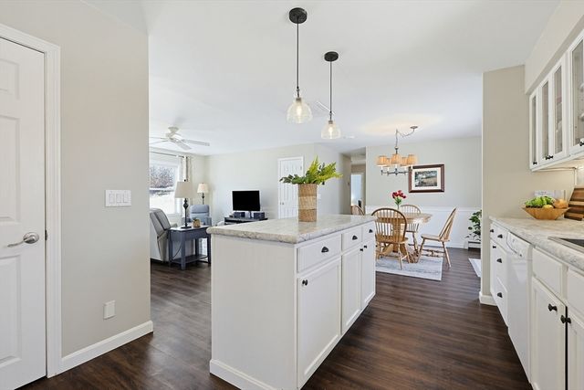 17 Keryn Ct, Northbridge, MA 01588