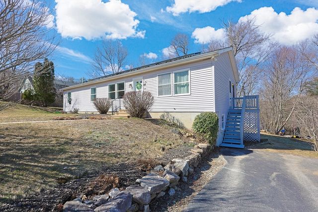 17 Keryn Ct, Northbridge, MA 01588